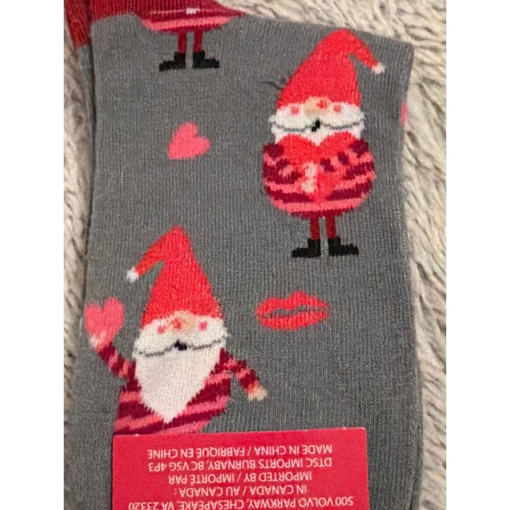Valentine's Day Crew Socks Gnome Hearts‎ Fits Size 6-10 NEW